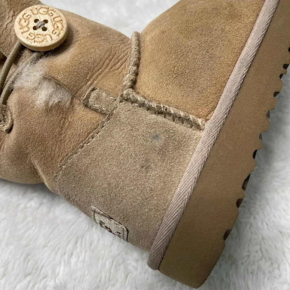 UGG #5991T Kid's Cream Tan Bailey Button Suede Boots Sheepskin Size 12